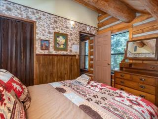Yosemite Log Cabin-Rustic Charm-Sleeps 8 - Yosemite West - 2
