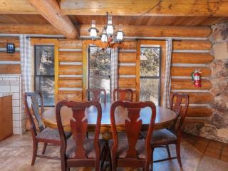 Yosemite Log Cabin-Rustic Charm-Sleeps 8 - Yosemite West - 4