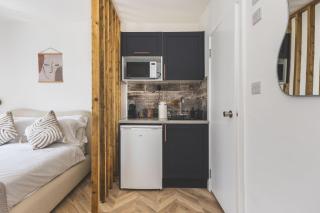 Stunning serviced apartments GREAT location - perfect for Corporate,Contractors and Leisure Clients - 1