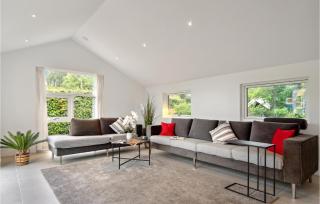 Pet Friendly Home In Dronningmølle - Dronningmølle - 8