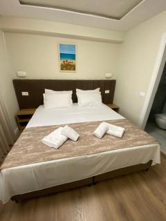 Petite Maison Hermes Center - 9