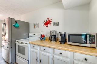 Adorable Cottage Fire Pit, Walk to Colonial Beach - Colonial Beach - 1