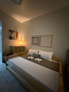 Walk to SM Baguio and Session Studio Condo with Netflix - 4