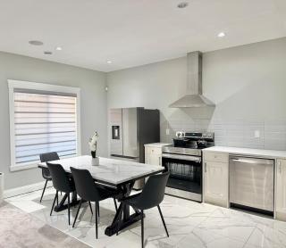Luxury Chestermere Retreat - 6