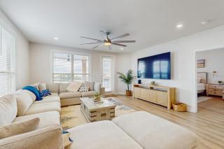 The Waters Condo - Lakefront Oasis - 5