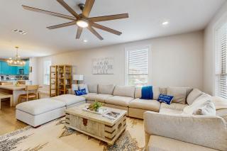 The Waters Condo - Lakefront Oasis - 6