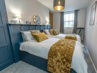 Royal Crescent - Whitby - 2
