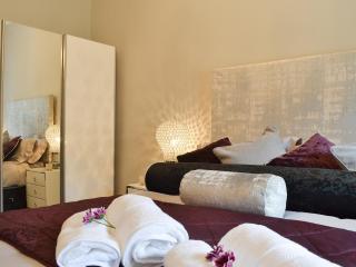 Cross Cottage - Haworth - 3