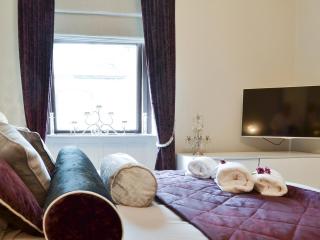 Cross Cottage - Haworth - 4