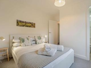 3 Bed in Yarmouth 94802 - Shalfleet - 3