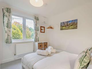 3 Bed in Yarmouth 94802 - Shalfleet - 2