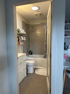 K STREET CARRIAGE HOUSE Studio - Penticton - 3