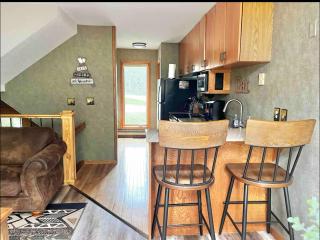 Charming Lutsen Mountain Townhome with Pool Access - Lutsen - 5