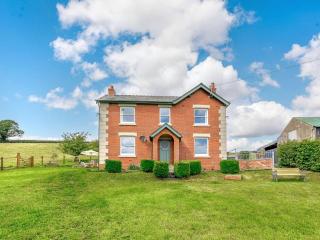 4 Bed in Welshpool 89012 - Llanfair Caereinion - 0