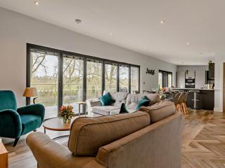 4 bed property in Worcester 91592 - Worcester - 4