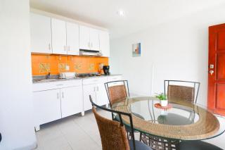Condo with Lagoon View and Beach Access - Cancún - 3