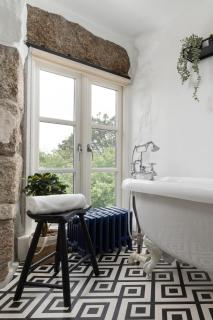 Idyllic hideaway with hot tub, gym & gamesroom - Penzance - 3