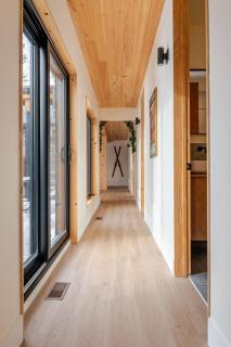 La Kabina with Mt Tremblant view - 1