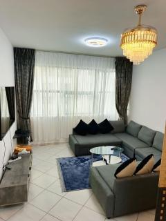Ajman Family Holiday homes VIP Two rooms, a large hall and a fully equipped kitchen that can accommodate 7 people and children - 7