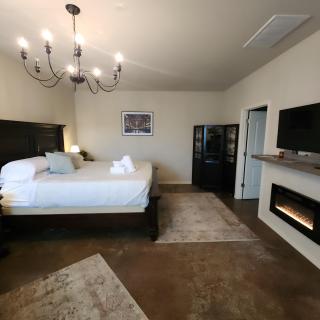 New Pool, Hot Tub, Patio, Pickleball, Cornhole - 1