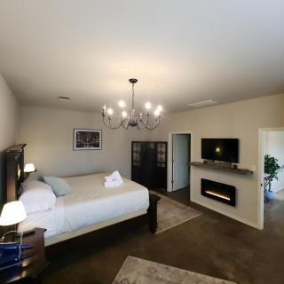 Wine Country Stay with Hot Tub, BBQ, Yard & Pool - 3