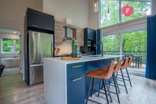 The Bellevue in Portneuf - Private SPA, Pool, Sauna, 65" TV, Sonos, 30 min from Quebec - Pont-Rouge - 3