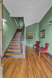 Unit #4 117 Marion St - 2