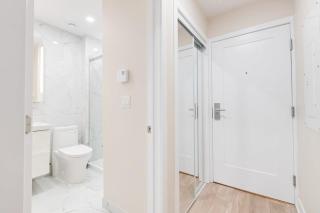 Brand New Studio with Smart TV & RoofTop in MTL -37 - Montréal - 1