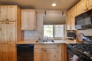 Winter Park Chalet with Hot Tub and Free Shuttle! - Fraser - 5