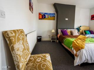 Bucknall Lodge Hanley Family Room 4 - 4