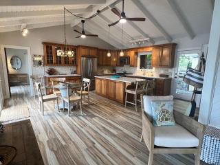 Cliffhanger - Oceanfront Simple Luxury with Endless Blue Views - 8