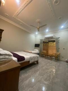 Modern Guest House - 4