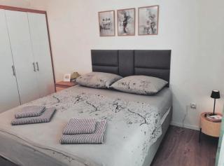 Apartments by the sea Cove Pokrivenik, Hvar - 18955 - 1