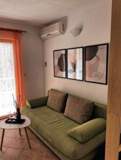 Apartments by the sea Cove Pokrivenik, Hvar - 18955 - 2