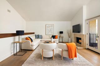 La Jolla Hillside Views and Coastal Comfort - 1