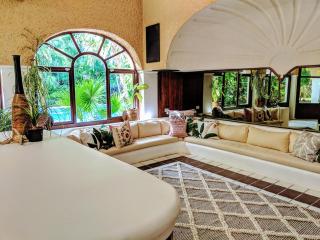 Villa Steps to Beach Sleep 29 Largest Pool in Playa - Playa del Carmen - 0