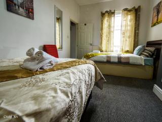Bucknall Lodge Hanley Family Room 3 - Stoke on Trent - 2
