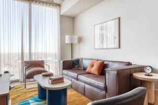 Luxe High Rise near DT Austin w Views Rooftop Pool Gym Luxe Amenities - Austin - 0