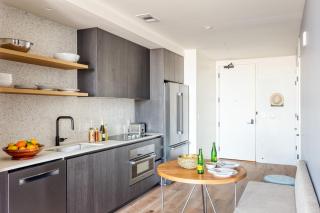 Luxe High Rise near DT Austin w Views Rooftop Pool Gym Luxe Amenities - Austin - 3