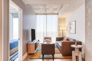 Luxe High Rise near DT Austin w Views Rooftop Pool Gym Luxe Amenities - Austin - 2