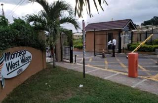 Majorvilla no AC low price West Village - Montego Bay - 2