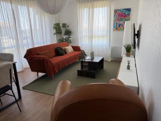 Grand T4 lumineux avec balcon traversant - 3 chambres, vue dégagée - parking privée - métro 5 min - proche centre ville - Tolosa - 8