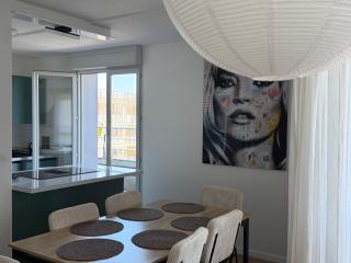 Grand T4 lumineux avec balcon traversant - 3 chambres, vue dégagée - parking privée - métro 5 min - proche centre ville - Tolosa - 7