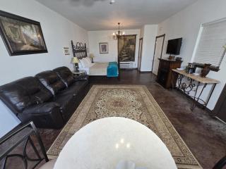 Fredericksburg Retreat Hot Tub & Backyard Escape - Fredericksburg - 4