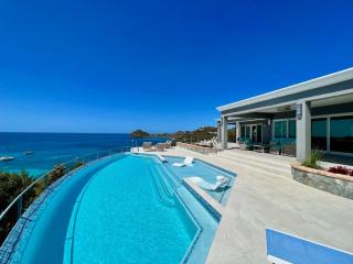 Luxe Pool Villa with Big Views and A Sandy Beach Nearby - Driftwood Villa - 0