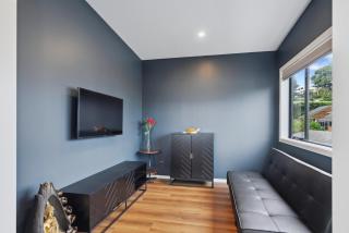 Seabreeze Retreat - Paraparaumu Holiday Home - 2