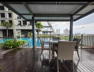 Meridin Sovo Couple Cozy Retreat Netflix BySTAY - - 6