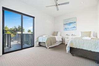 Aqua Shores 3 Bedroom - Newly renovated with Wifi, Linen, Netflix and AC - 3