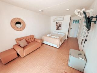 Margarita's Beach Club - - 7