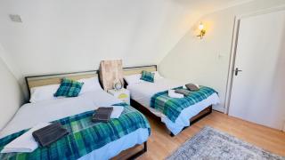 Inviting 2 Bed Home 3 mins to Ascot Racecourse, 5 mins to Legoland, 12 mins to Windsor Castle Perfect for families & racegoers alike - 2
